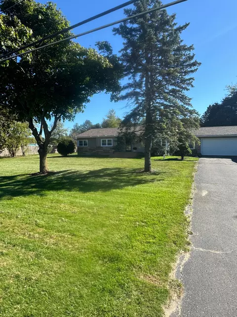 7135 Corunna Rd, Clayton, MI 48473