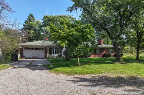 1421 S State Rd, Davison, MI 48423
