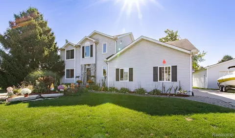 2467 Bull Run, Oxford, MI 48371