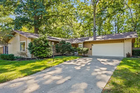 16168 Timberview Dr, Clinton Township, MI 48036
