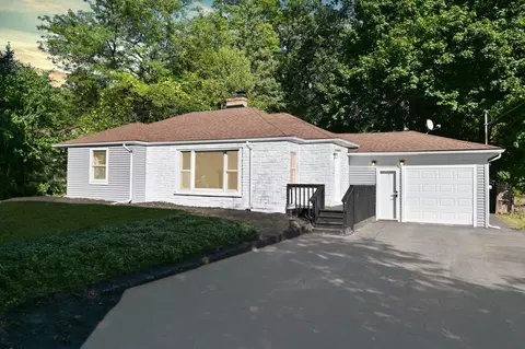 4465 Fenton Rd, Burton, MI 48529