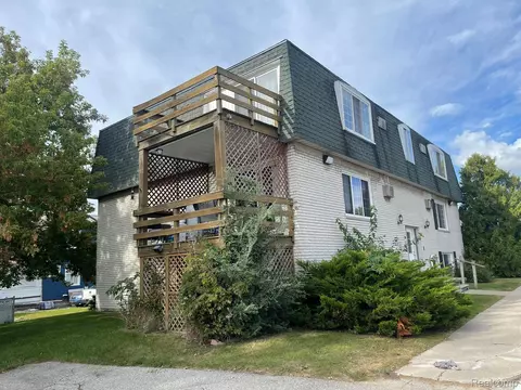 2008 Military St #17, Port Huron, MI 48060