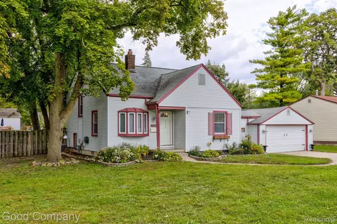 31468 Florence St, Garden City, MI 48135