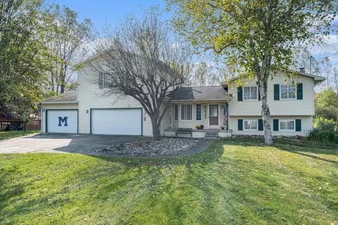 6150 E Maple Ave, Grand Blanc, MI 48439