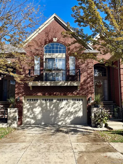 16767 Newbury Ave, Macomb, MI 48044