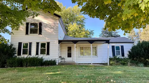 8075 Almont Rd, Almont, MI 48003
