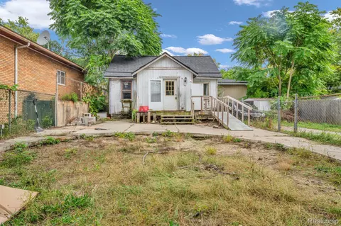 91 S Josephine Ave, Waterford, MI 48328