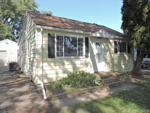 2153 Brady Ave, Burton, MI 48529