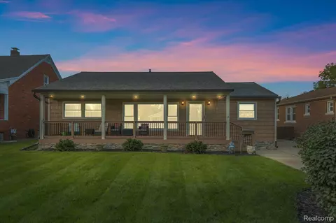 4525 Frazho Rd, Warren, MI 48091