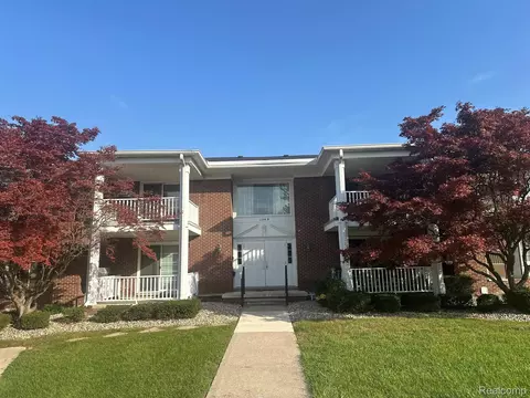1748 Harrison Ave #D-1, Trenton, MI 48183