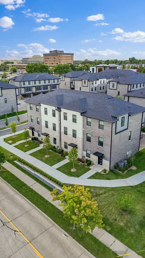 2929 Summers, Troy, MI 48084