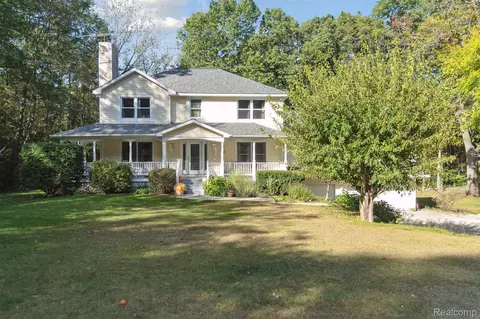 9215 Mabley Hill Rd, Tyrone, MI 48430