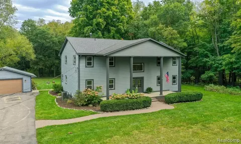 7580 Perry Lake Rd, Clarkston, MI 48348