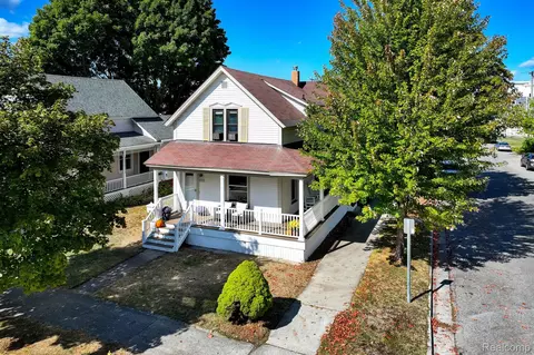 602 2nd St, Traverse City, MI 49684
