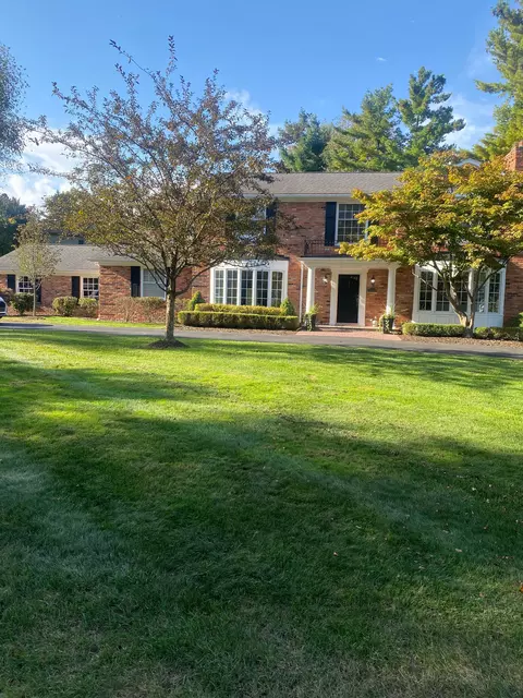 26420 Normandy Rd, Franklin, MI 48025