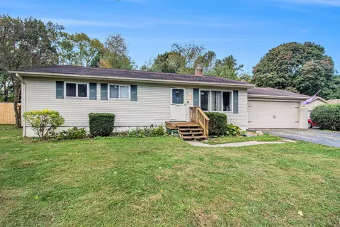 2291 Oakdale Dr, Waterford, MI 48329