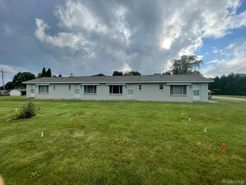 1100-1123 N Commerce Rd, Commerce, MI 48382