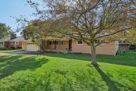 27799 Gail Dr, Warren, MI 48093