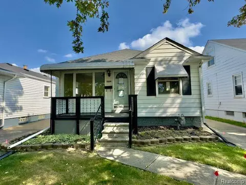 1534 Philomene Blvd, Lincoln Park, MI 48146