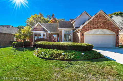 14614 Emerson Dr, Sterling Heights, MI 48312