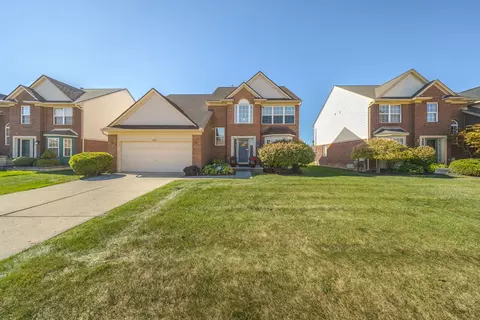 31331 Cedar Ridge Ln, Madison Heights, MI 48071