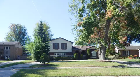 18242 Winwood Ave, Brownstown, MI 48193