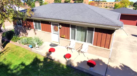 15940 Waverly St, Southgate, MI 48195