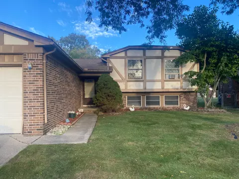 671 Stonehenge Dr, Canton, MI 48188