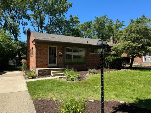 24019 Colchester Dr, Farmington, MI 48336