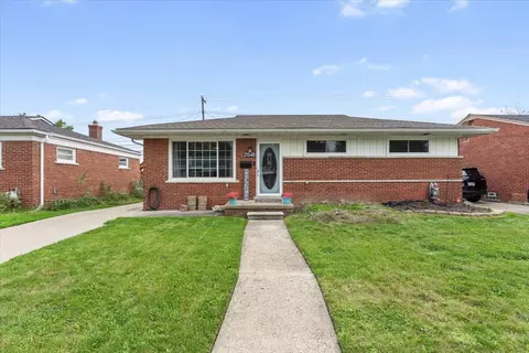 21548 Barton St, Saint Clair Shores, MI 48081