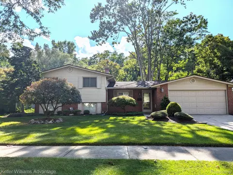 24141 Twin Vly, Farmington, MI 48336