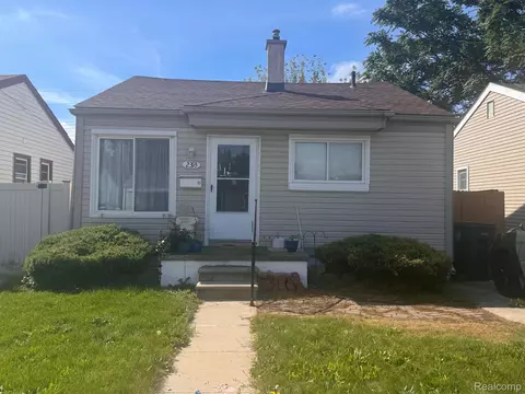 2393 Fisher St, Melvindale, MI 48122
