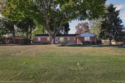 26115 Steele Rd, Farmington Hills, MI 48331