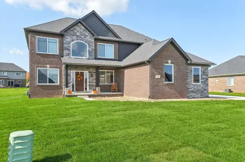 752 Westlake Ave, Oxford, MI 48371