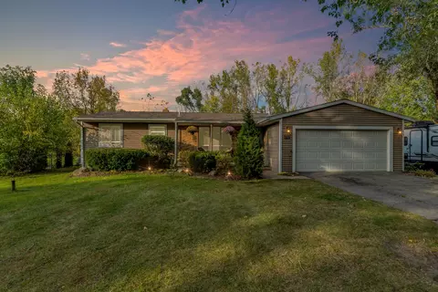 8302 Coldwater Rd, Flushing, MI 48433