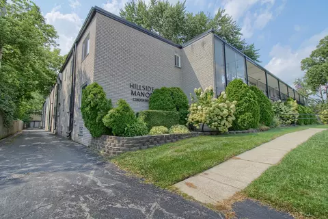 3421 Hillside Dr #23, Royal Oak, MI 48073