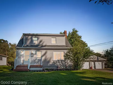 3606 Saint Marys St, Auburn Hills, MI 48326