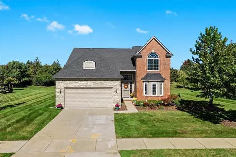47720 Vistas Circle Dr N, Canton, MI 48188