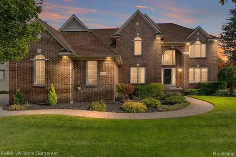 55328 Belmont Dr, Shelby Township, MI 48315
