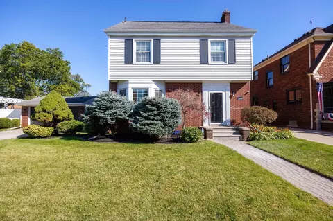 2089 23rd St, Wyandotte, MI 48192
