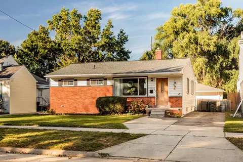21619 Fresard St, Saint Clair Shores, MI 48080