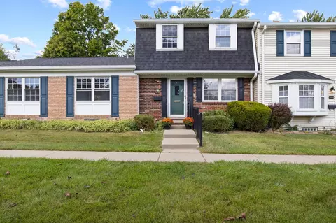 19650 Aqueduct Crt Ct, Northville, MI 48167