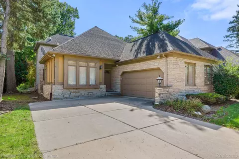 4 Pembroke, Dearborn, MI 48126