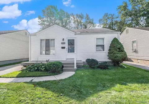 29007 Elmwood St, Garden City, MI 48135