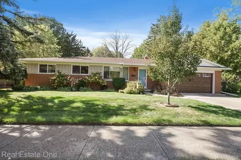 38221 Westland St, Clinton Township, MI 48036
