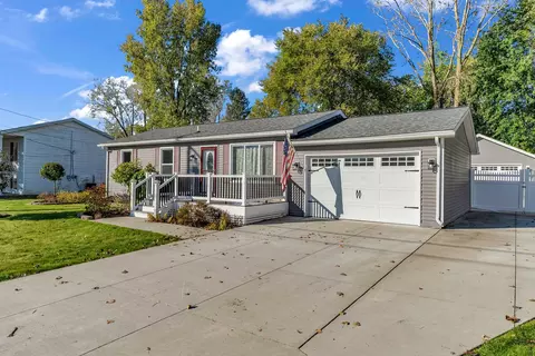 60 Carolina, Marysville, MI 48040