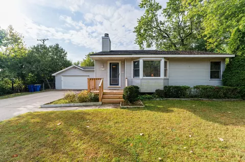 6183 Jameson Dr, Waterford, MI 48329