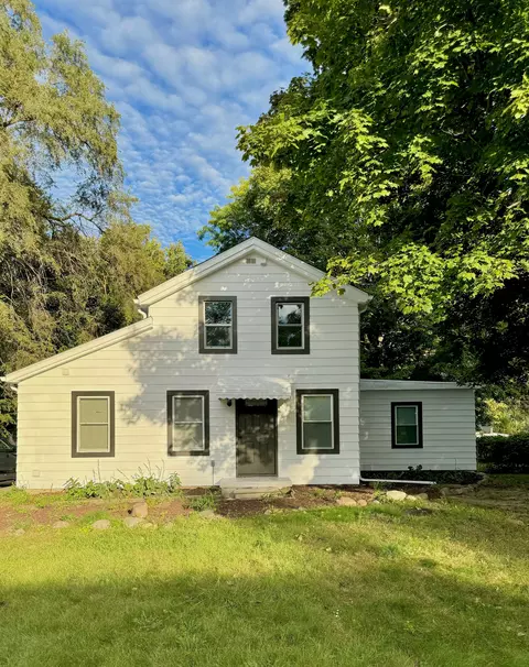 21024 Ontaga St, Farmington Hills, MI 48336