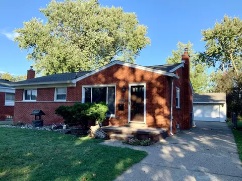 7905 Sloan St, Taylor, MI 48180