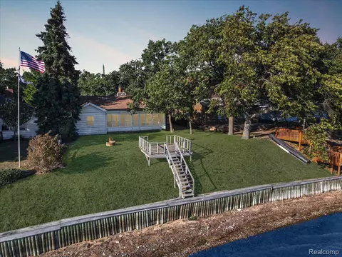 9575 Point Charities Ave, Caseville, MI 48755